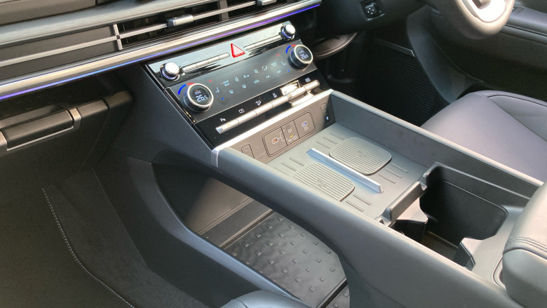 Hyundai SANTA FE 1.6 TGDi Plug-in Hybrid Ultimate 5dr 4WD Auto Estate